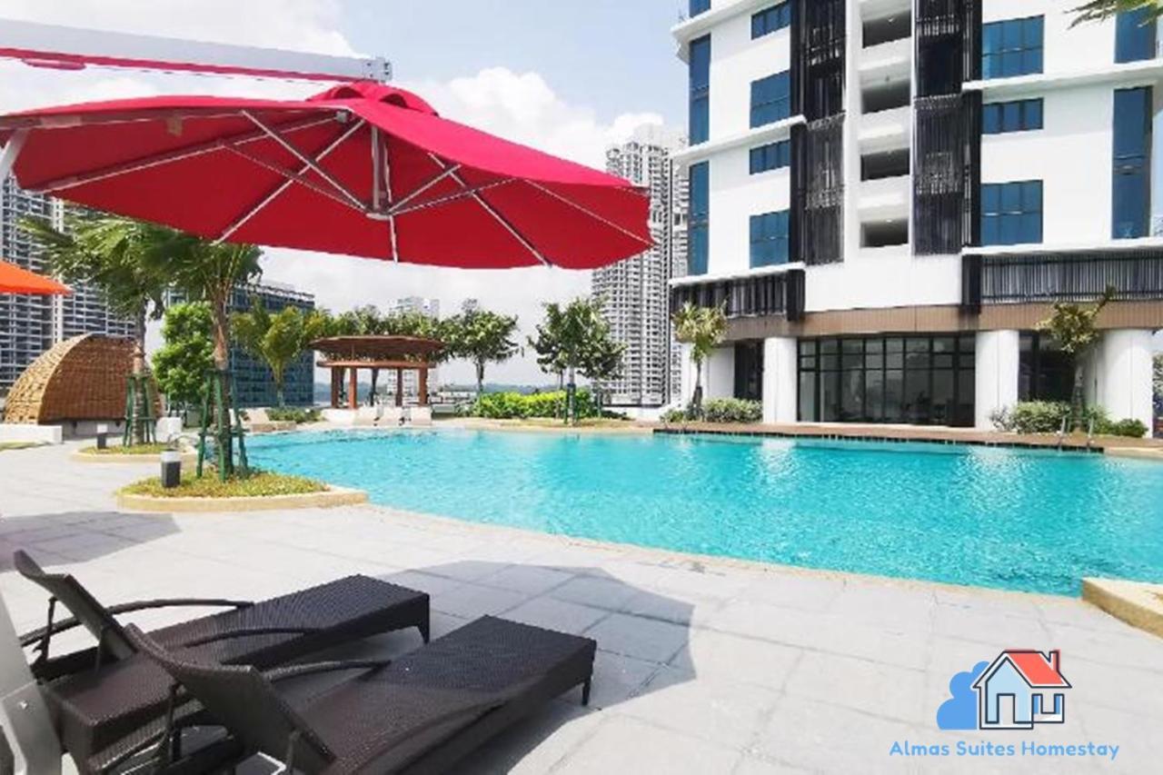 Almas @ Puteri Harbour Apartment *