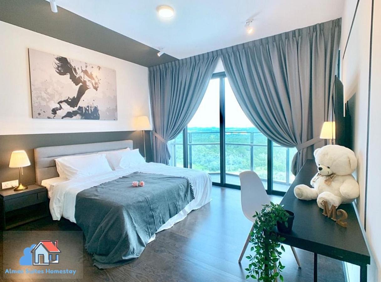 Almas @ Puteri Harbour Apartment *